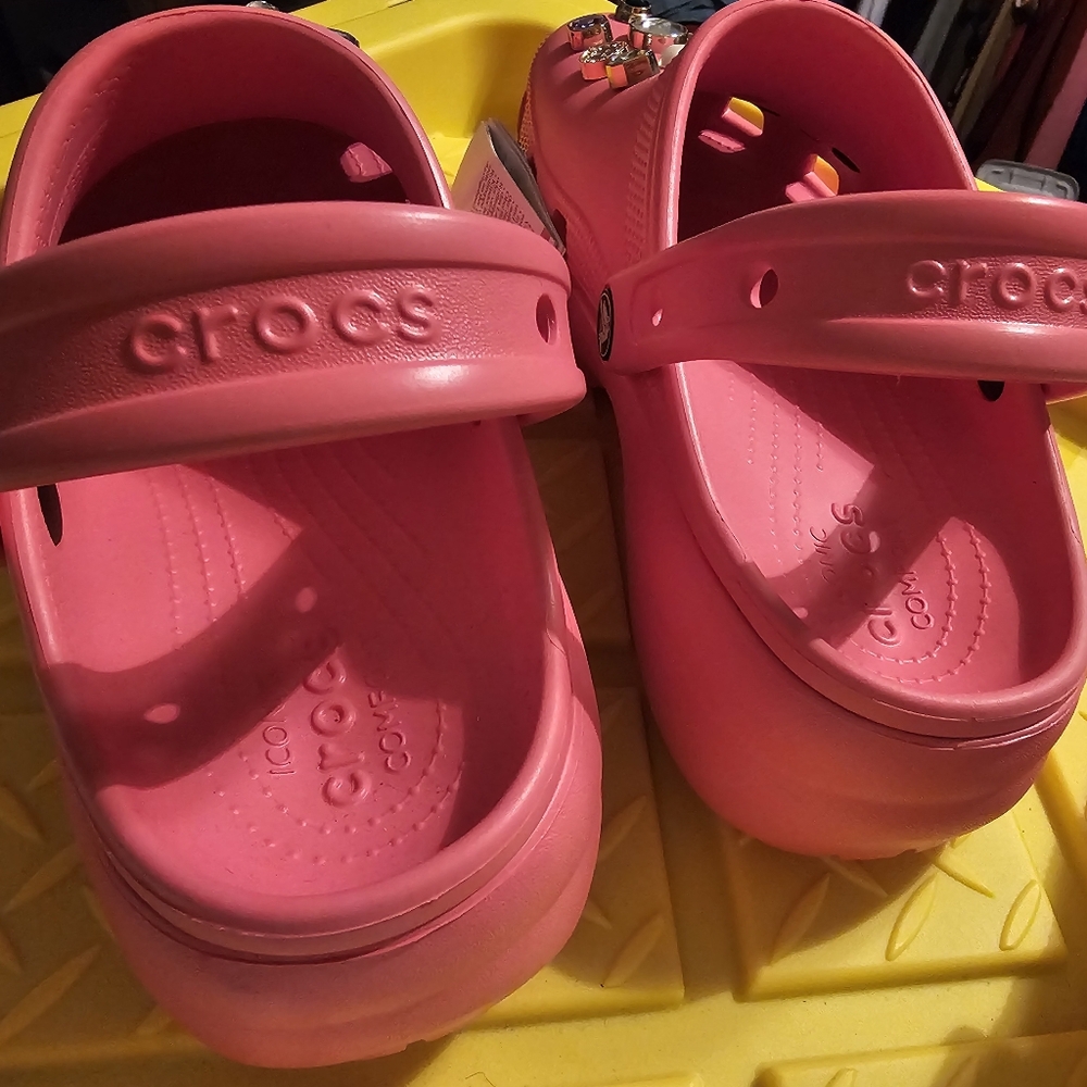 💖NEW Pink Croc Clogs! Comfort and Custom Style.💖 - Picture 3 of 9